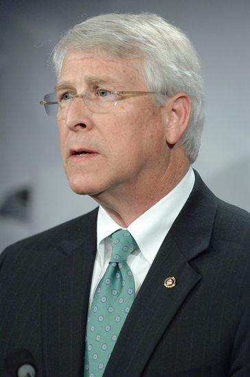 Wicker Urges Leadership, Solutions as Shutdown Approaches