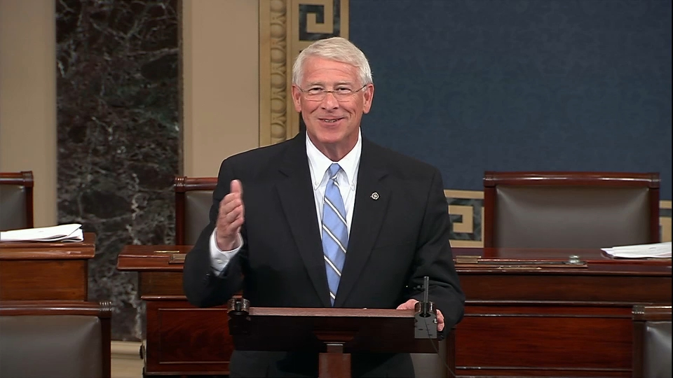 Wicker Stands With Trump on Deal to Fund Gov’t, Hurricane Relief