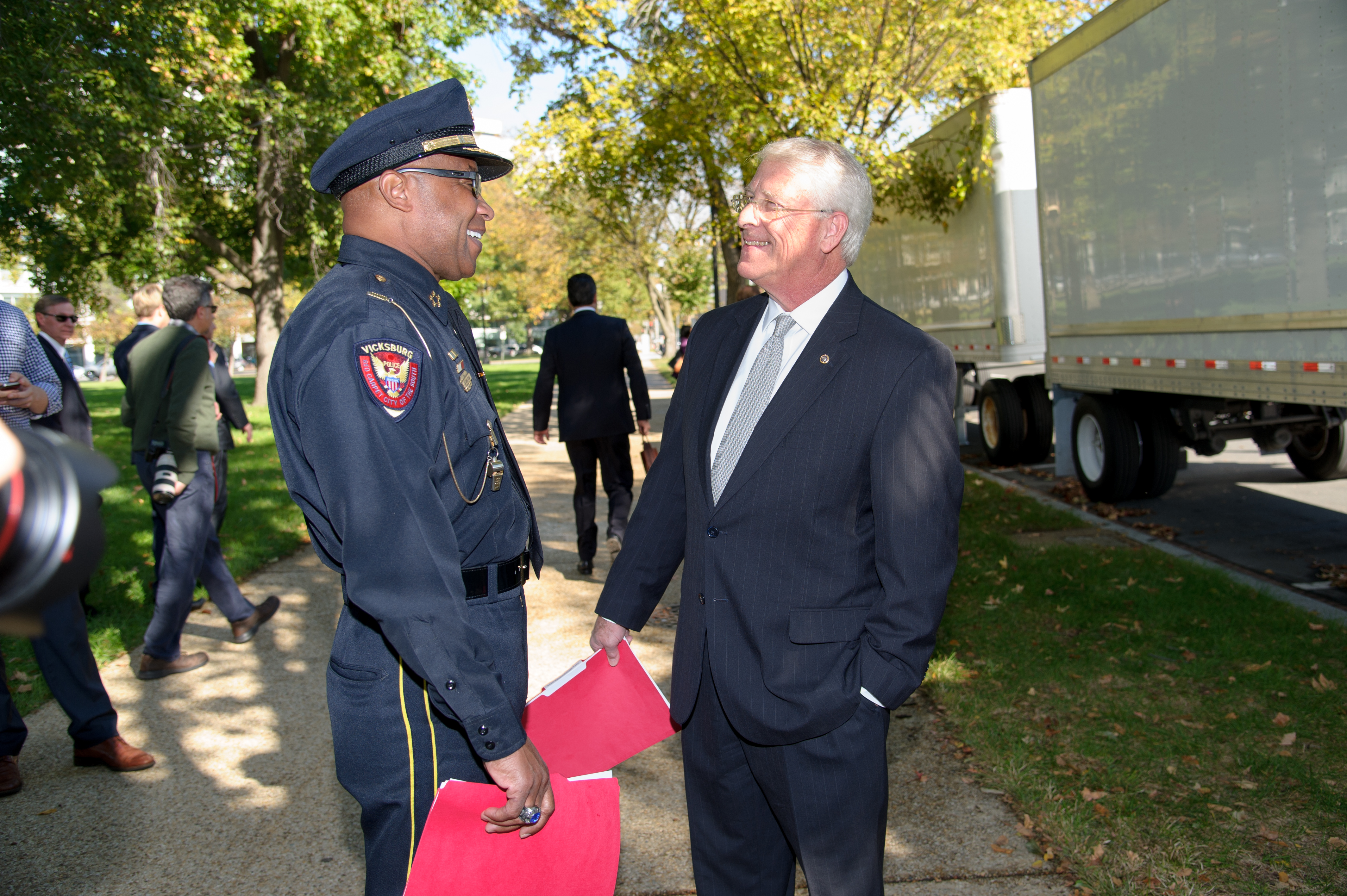 Wicker, Cochran Honor Fallen Mississippi Police Officers