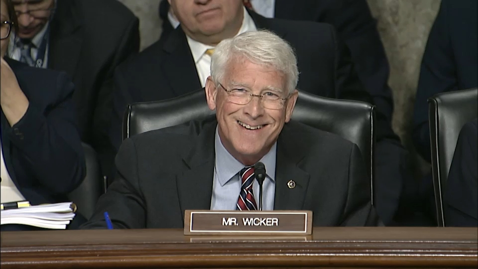 Wicker, Markey, Kelly, Horsford Introduce Dynamic Glass Act