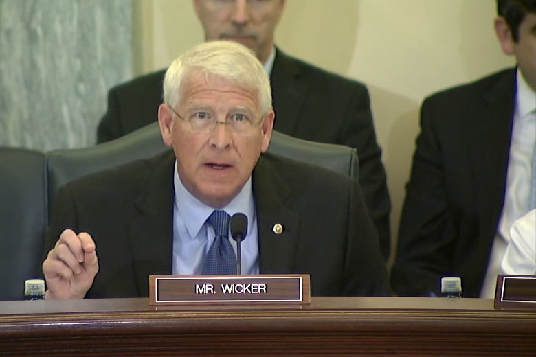 Wicker Focuses on Rural Airports in Hearing About Privatizing Air Traffic Control