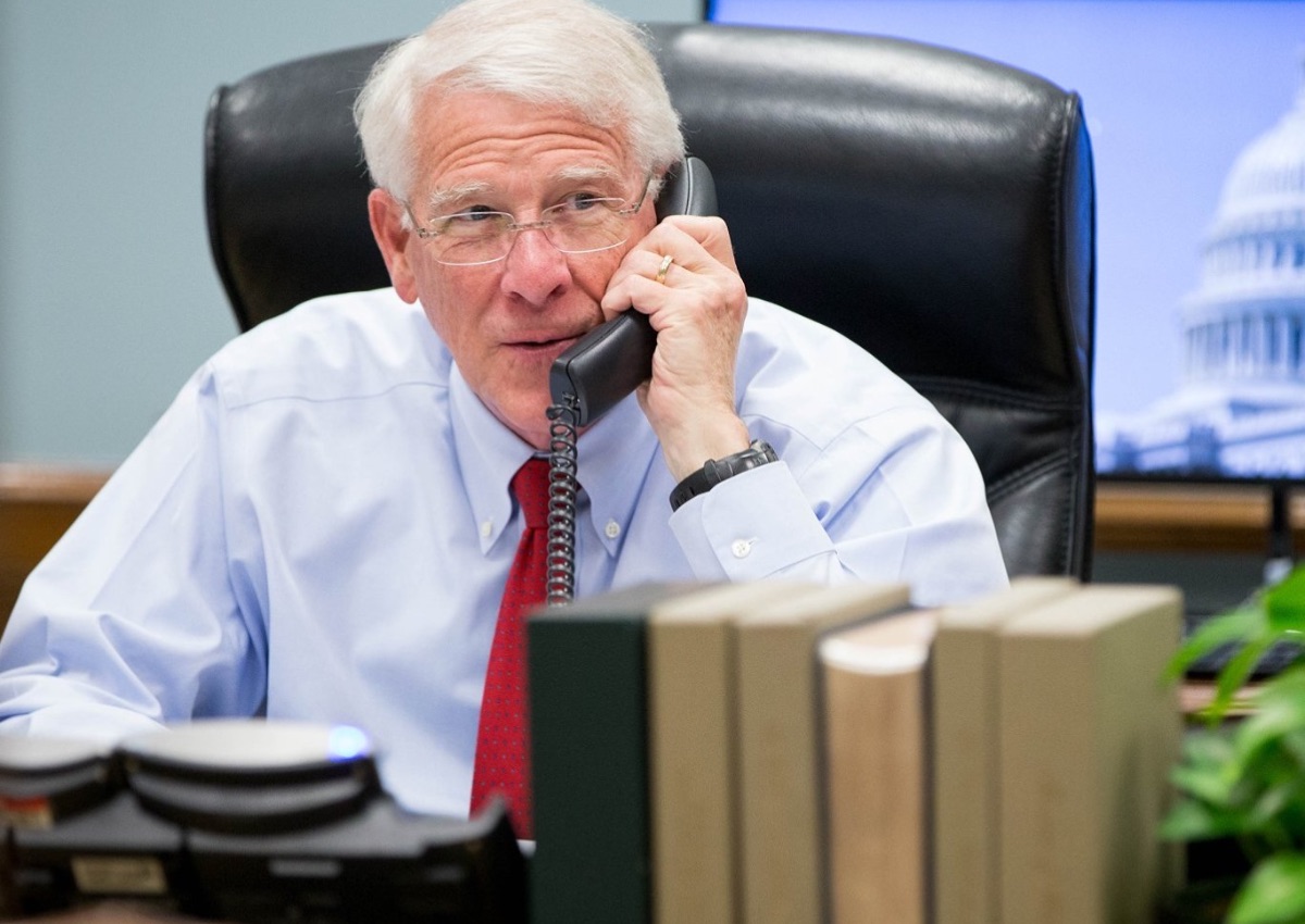 Wicker, Heinrich, Grassley, Kelly Introduce RETURN Act to Get Federal Workers Back to the Office