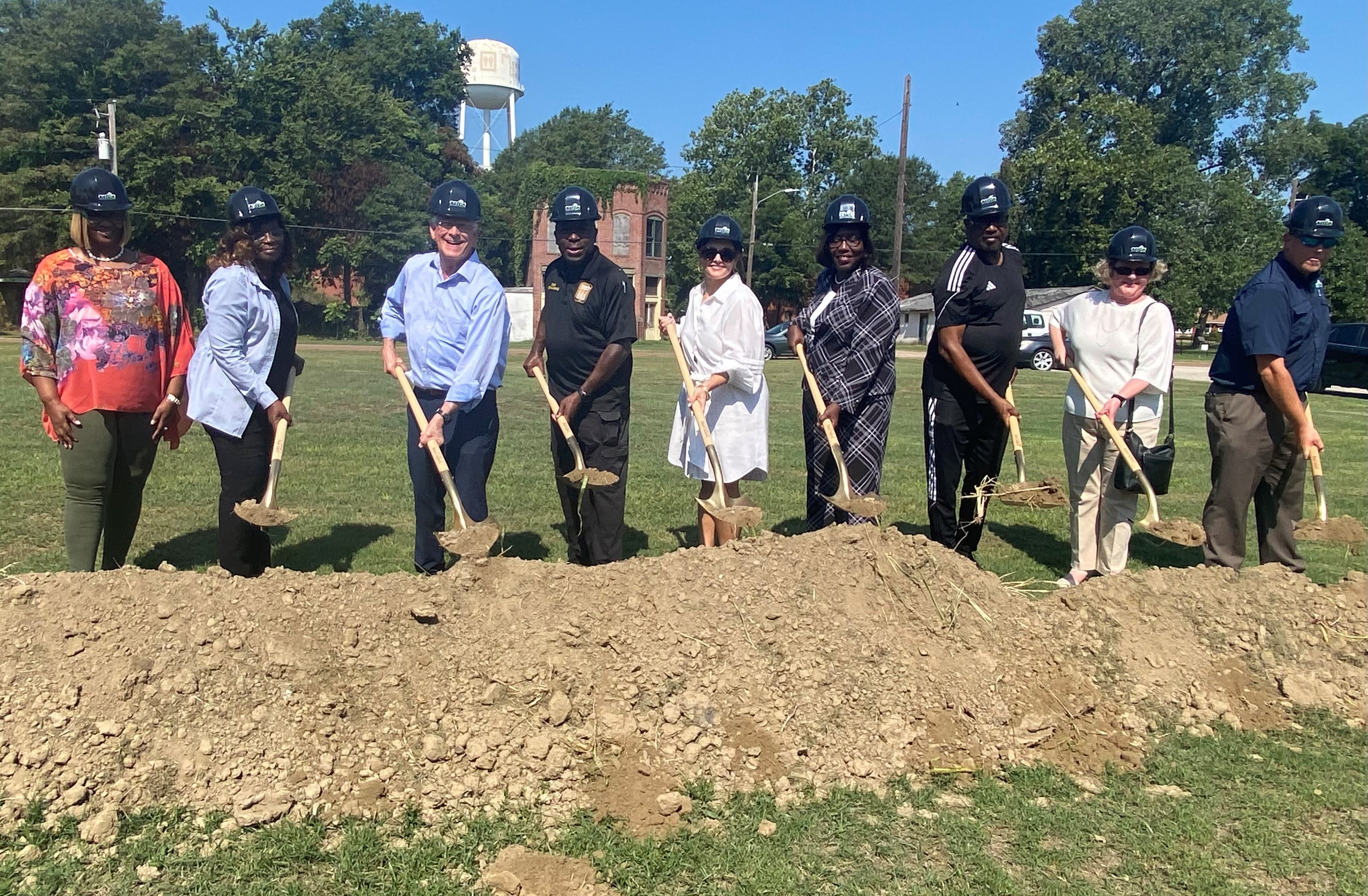 Senator Wicker Celebrates Groundbreaking for Improved Broadband Access in Bolivar County