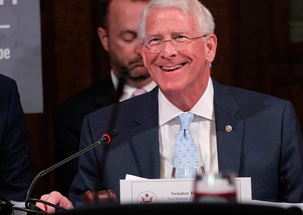 Wicker Stands Up for Women Athletes