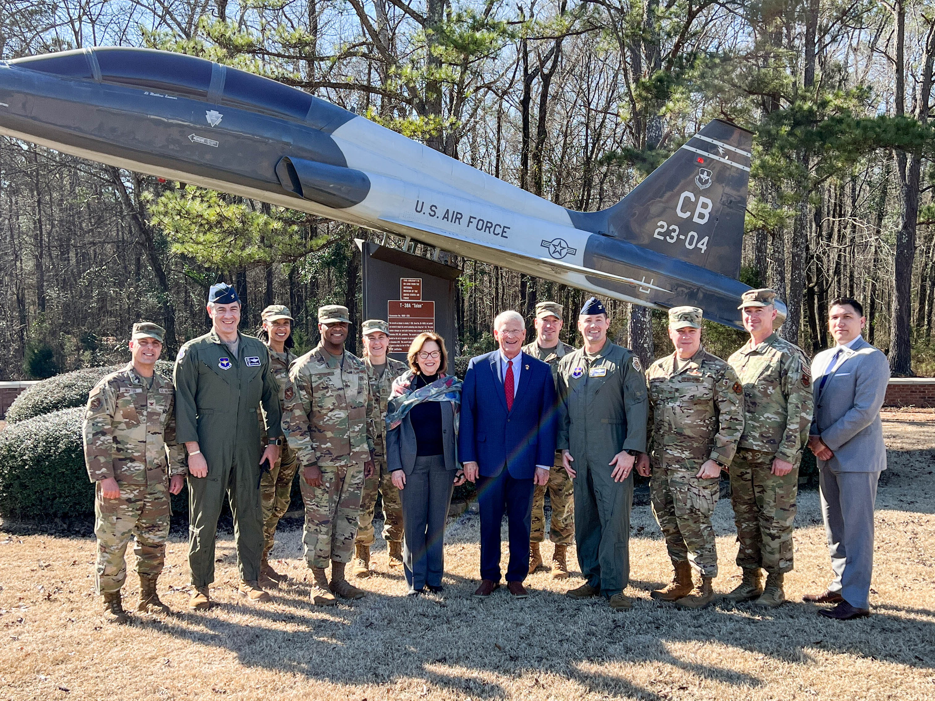 Wicker Visits Columbus Air Force Base